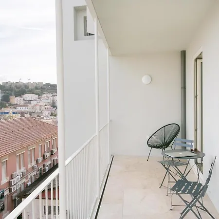 Amazing Viewpoint In Lisboa's Heart! شقة